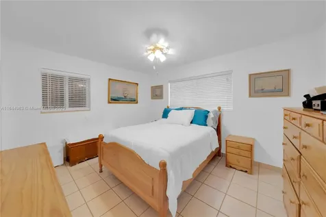 9880 Jamaica Drive Cutler Bay FL 33189