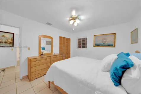 9880 Jamaica Drive Cutler Bay FL 33189