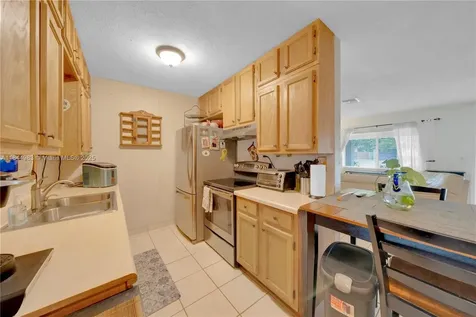 9880 Jamaica Drive Cutler Bay FL 33189