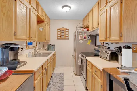 9880 Jamaica Drive Cutler Bay FL 33189