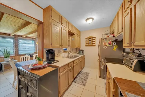9880 Jamaica Drive Cutler Bay FL 33189