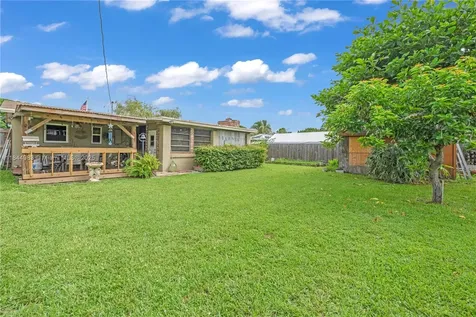 9880 Jamaica Drive Cutler Bay FL 33189