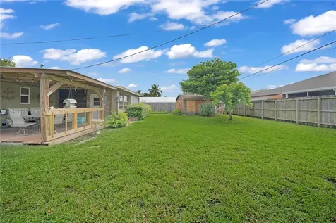 9880 Jamaica Drive Cutler Bay FL 33189