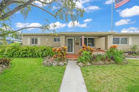 9880 Jamaica Drive Cutler Bay FL 33189