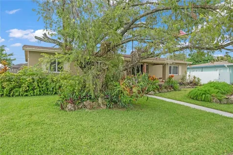 9880 Jamaica Drive Cutler Bay FL 33189