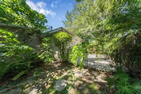 15301 SW 82nd Court Palmetto Bay FL 33157