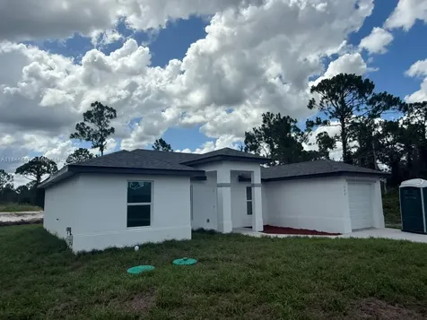 322 Mcarthur Lehigh Acres FL 33974