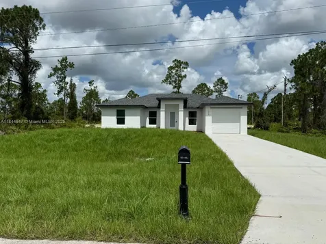322 Mcarthur Lehigh Acres FL 33974
