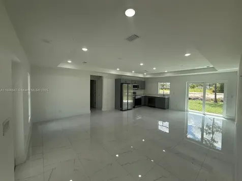 322 Mcarthur Lehigh Acres FL 33974