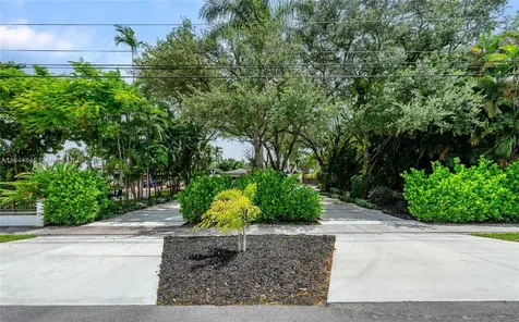 117 S Royal Poinciana Boulevard Miami Springs FL 33166