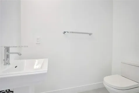 63 NW 4th Avenue Delray Beach FL 33444