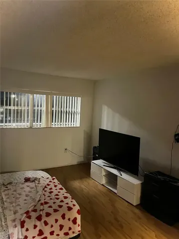 9359 Fontainebleau Boulevard Miami FL 33172