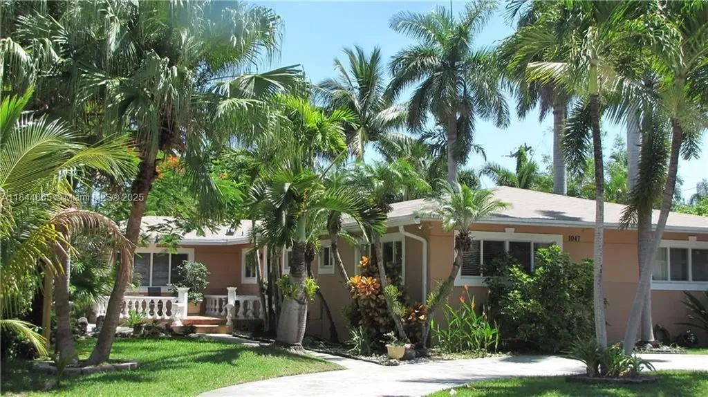 1047 Adams Street Hollywood FL 33019