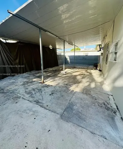 2215 NW 33rd Street Miami FL 33142