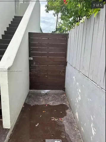 2215 NW 33rd Street Miami FL 33142