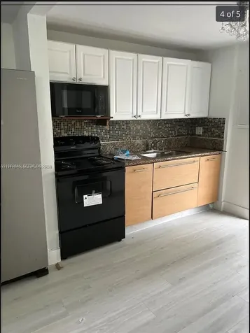 2215 NW 33rd Street Miami FL 33142
