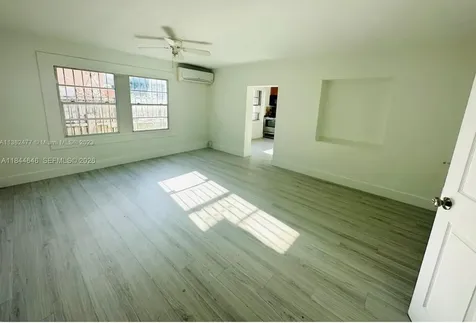 2215 NW 33rd Street Miami FL 33142
