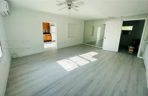 2215 NW 33rd Street Miami FL 33142