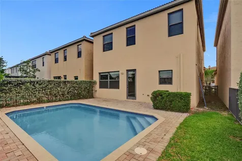 643 NE 191st Terrace Miami FL 33179