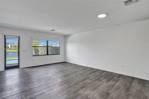 643 NE 191st Terrace Miami FL 33179