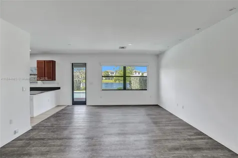 643 NE 191st Terrace Miami FL 33179