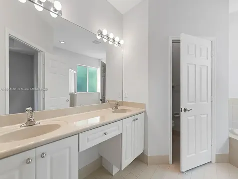 8933 SW 206th Street Cutler Bay FL 33189