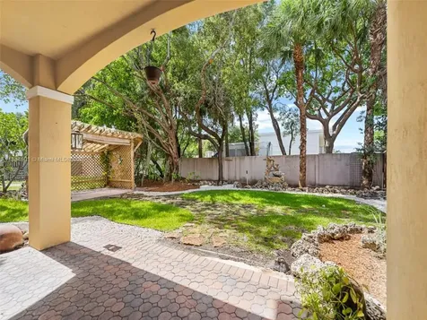 8933 SW 206th Street Cutler Bay FL 33189