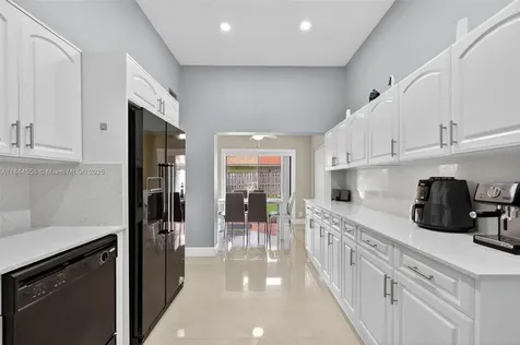 9245 W Sunrise Boulevard Plantation FL 33322