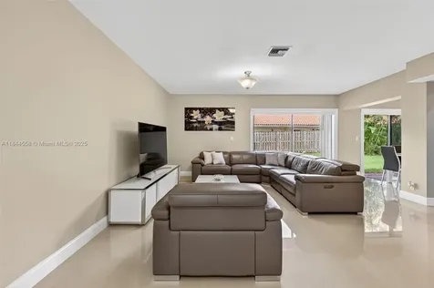 9245 W Sunrise Boulevard Plantation FL 33322