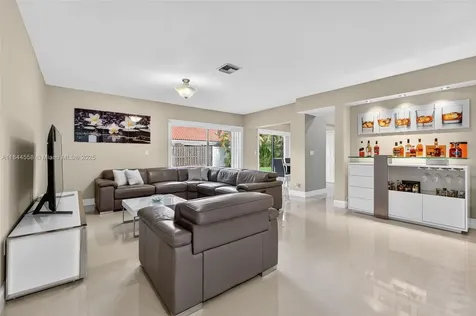 9245 W Sunrise Boulevard Plantation FL 33322