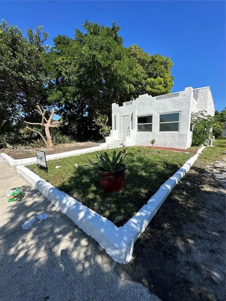 832 N C Street Lake Worth FL 33460