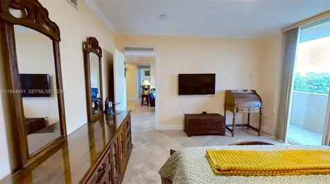 2425 SW 27th Avenue Miami FL 33145