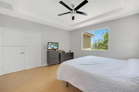 16580 SW 47th Terrace Miami FL 33185