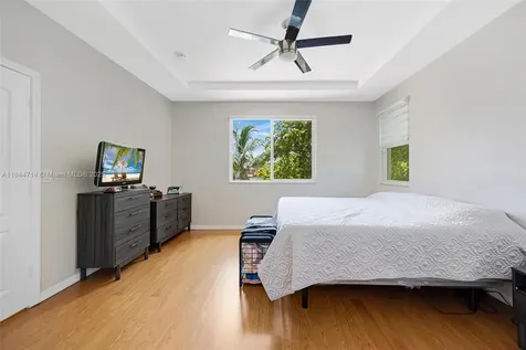 16580 SW 47th Terrace Miami FL 33185