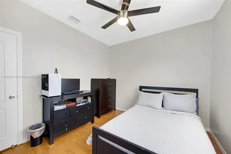 16580 SW 47th Terrace Miami FL 33185