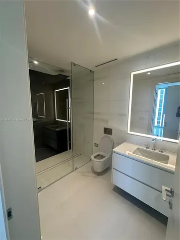 300 Biscayne Boulevard Way Miami FL 33131