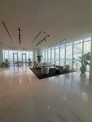300 Biscayne Boulevard Way Miami FL 33131
