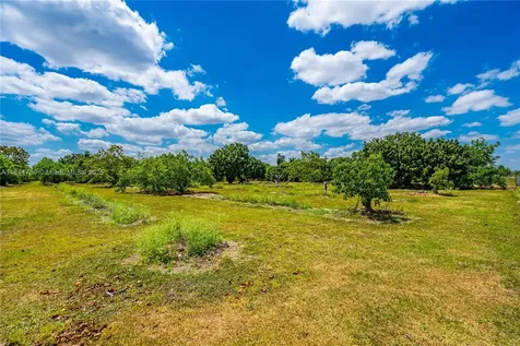 254XX SW 217ave Homestead FL 33031
