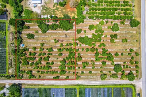 254XX SW 217ave Homestead FL 33031