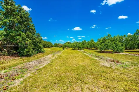 254XX SW 217ave Homestead FL 33031