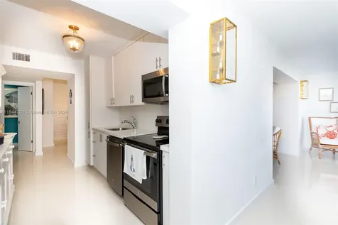 77 Crandon Boulevard Key Biscayne FL 33149