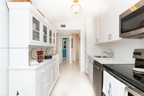 77 Crandon Boulevard Key Biscayne FL 33149