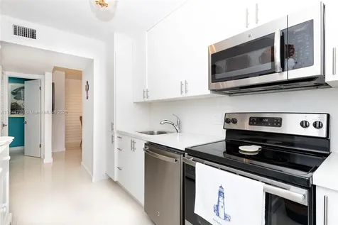 77 Crandon Boulevard Key Biscayne FL 33149