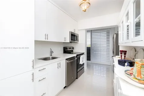 77 Crandon Boulevard Key Biscayne FL 33149