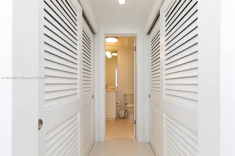 77 Crandon Boulevard Key Biscayne FL 33149