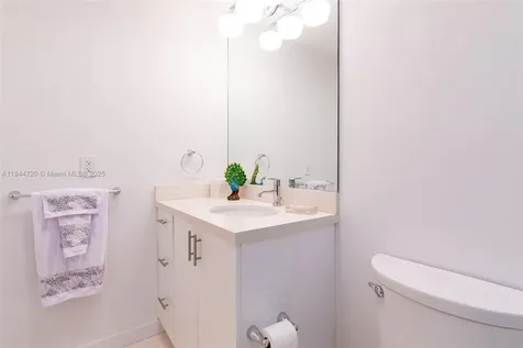 77 Crandon Boulevard Key Biscayne FL 33149