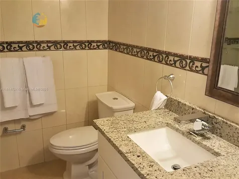 5225 Collins Avenue Miami Beach FL 33140