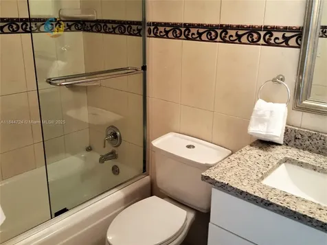 5225 Collins Avenue Miami Beach FL 33140