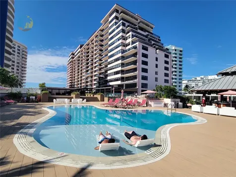 5225 Collins Avenue Miami Beach FL 33140