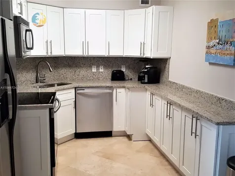 5225 Collins Avenue Miami Beach FL 33140